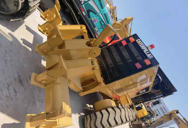 Made in Japan Motor grader used Caterpillar CAT 140k 140G 140K 12H on discount - Grader: foto 4 Made in Japan Motor grader used Caterpillar CAT 140k 140G 140K 12H on discount - Grader: foto 4