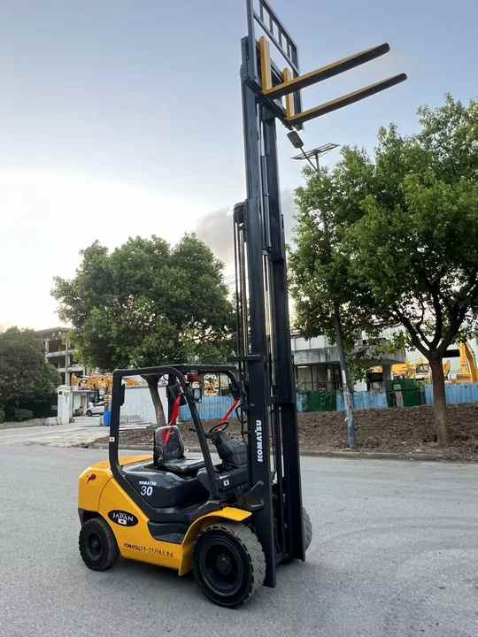 New arriver second hand Komatsu FD30 forklift with good performance cheap used forklift for sale - Carretilla elevadora diésel: foto 5 New arriver second hand Komatsu FD30 forklift with good performance cheap used forklift for sale - Carretilla elevadora diésel: foto 5