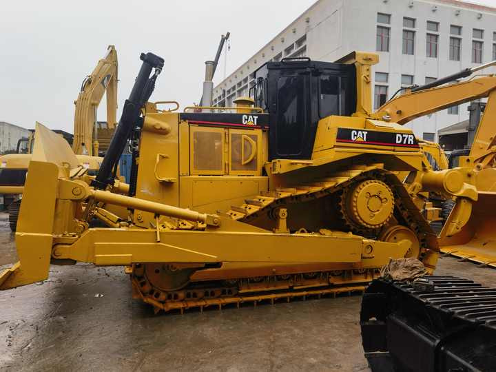 Second Hand CAT D8R Dozer Caterpillar Used D7R D8R tractor bulldozer with good engine for sale - Bulldozer: foto 4 Second Hand CAT D8R Dozer Caterpillar Used D7R D8R tractor bulldozer with good engine for sale - Bulldozer: foto 4