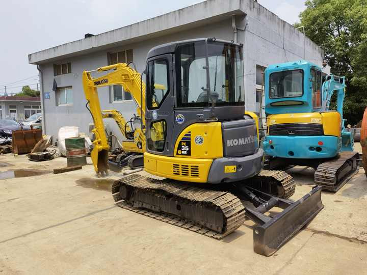 Second Hand Good Condition Komatsu PC35MR-3 Crawler Excavator Used Komatsu PC35MR-3 Excavator in stock - Excavadora de cadenas: foto 2 Second Hand Good Condition Komatsu PC35MR-3 Crawler Excavator Used Komatsu PC35MR-3 Excavator in stock - Excavadora de cadenas: foto 2
