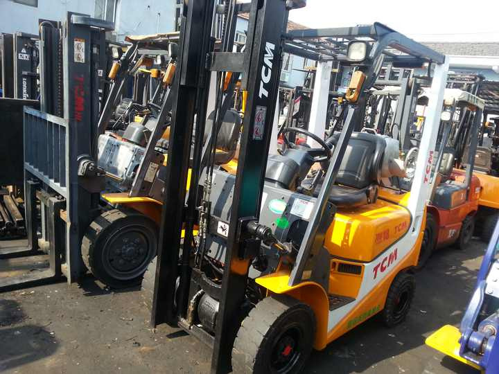 Warehouse handling using TCM30 forklift 3 tons TCM FD30 used forklift FD30 used forklifts sale shanghai china - Carretilla elevadora diésel: foto 4 Warehouse handling using TCM30 forklift 3 tons TCM FD30 used forklift FD30 used forklifts sale shanghai china - Carretilla elevadora diésel: foto 4
