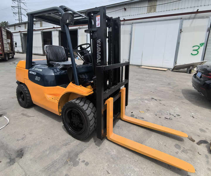 Original japanese second hand TOYOTA FD30 diesel forklift with good condition used Toyota FD30 forklift for sale in china - Carretilla elevadora diésel: foto 4 Original japanese second hand TOYOTA FD30 diesel forklift with good condition used Toyota FD30 forklift for sale in china - Carretilla elevadora diésel: foto 4