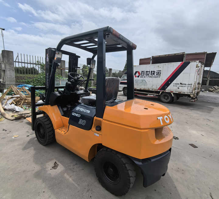 Original japanese second hand TOYOTA FD30 diesel forklift with good condition used Toyota FD30 forklift for sale in china - Carretilla elevadora diésel: foto 5 Original japanese second hand TOYOTA FD30 diesel forklift with good condition used Toyota FD30 forklift for sale in china - Carretilla elevadora diésel: foto 5