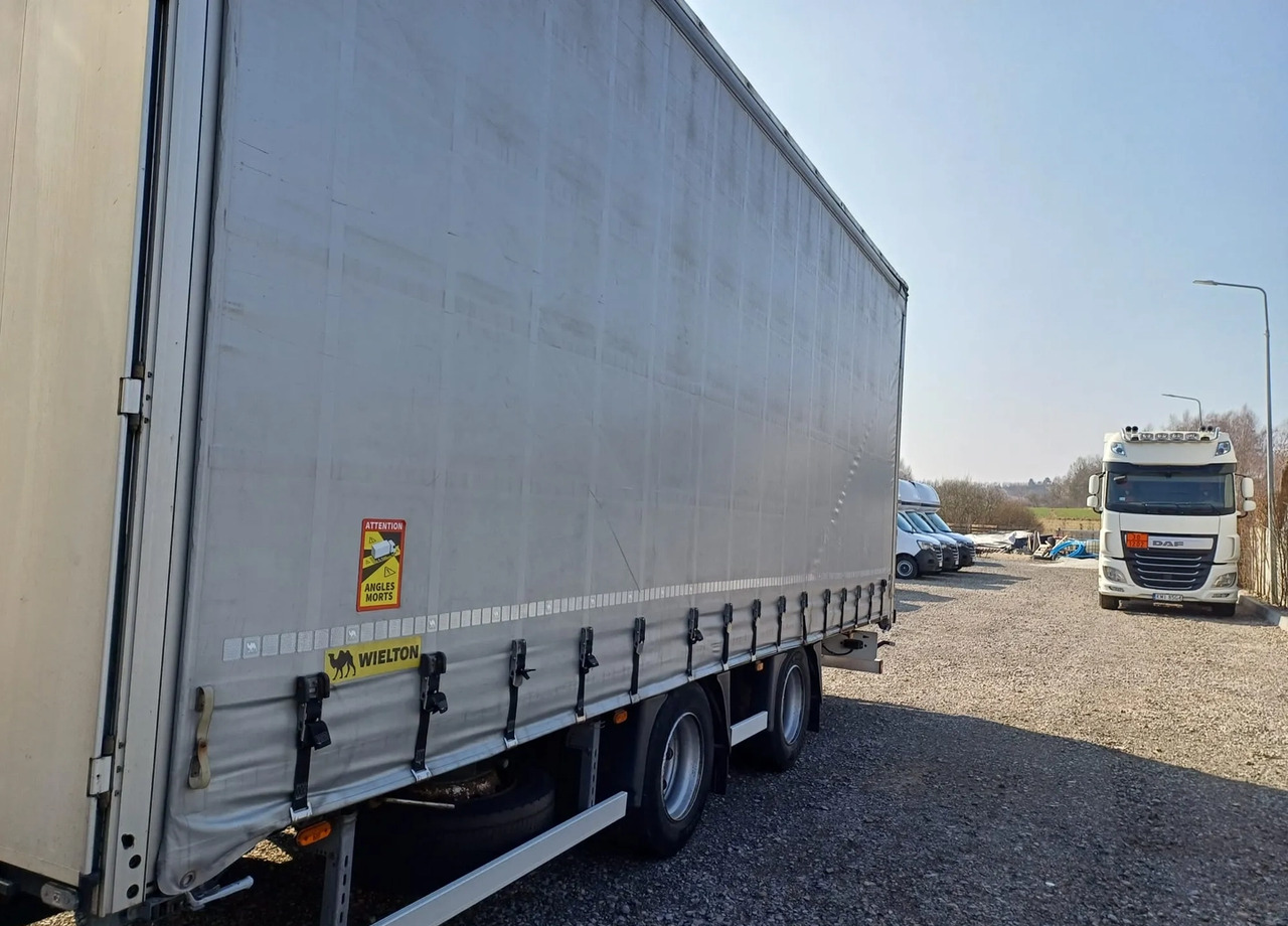 DAF XF 480 SUPER SPACE CAB / ZESTAW TANDEM PRZEJAZDOWY 120m3 - Camión lona: foto 4 DAF XF 480 SUPER SPACE CAB / ZESTAW TANDEM PRZEJAZDOWY 120m3 - Camión lona: foto 4