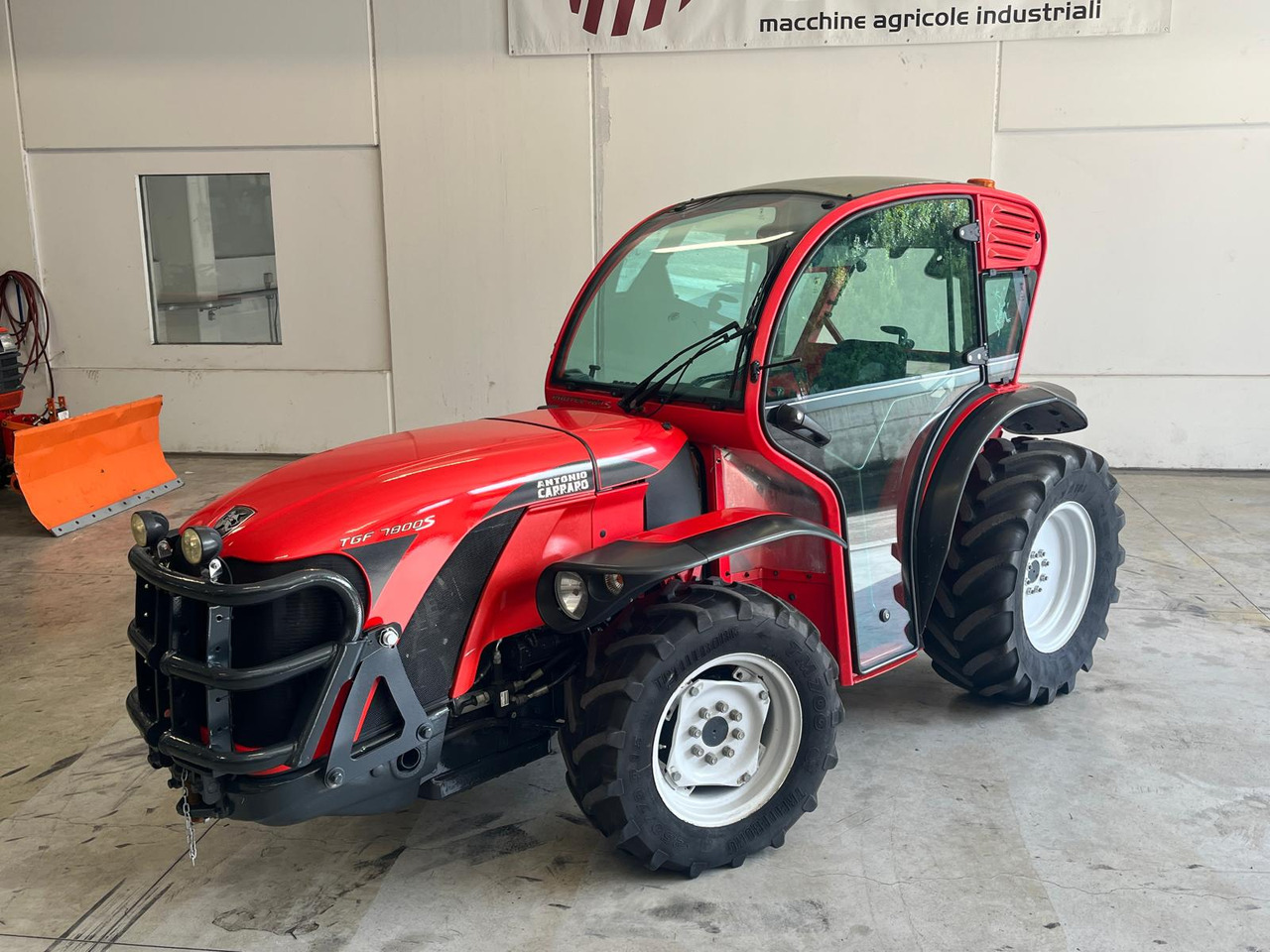 ANTONIO CARRARO TGF 7800S - Tractor: foto 2 ANTONIO CARRARO TGF 7800S - Tractor: foto 2