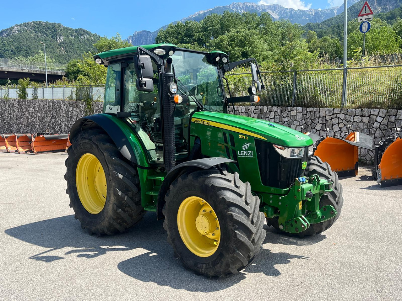 JOHN DEERE 5115R - Tractor: foto 4 JOHN DEERE 5115R - Tractor: foto 4