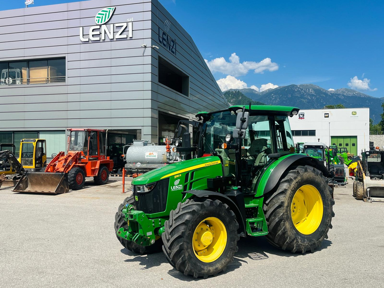 JOHN DEERE 5115R - Tractor: foto 1 JOHN DEERE 5115R - Tractor: foto 1