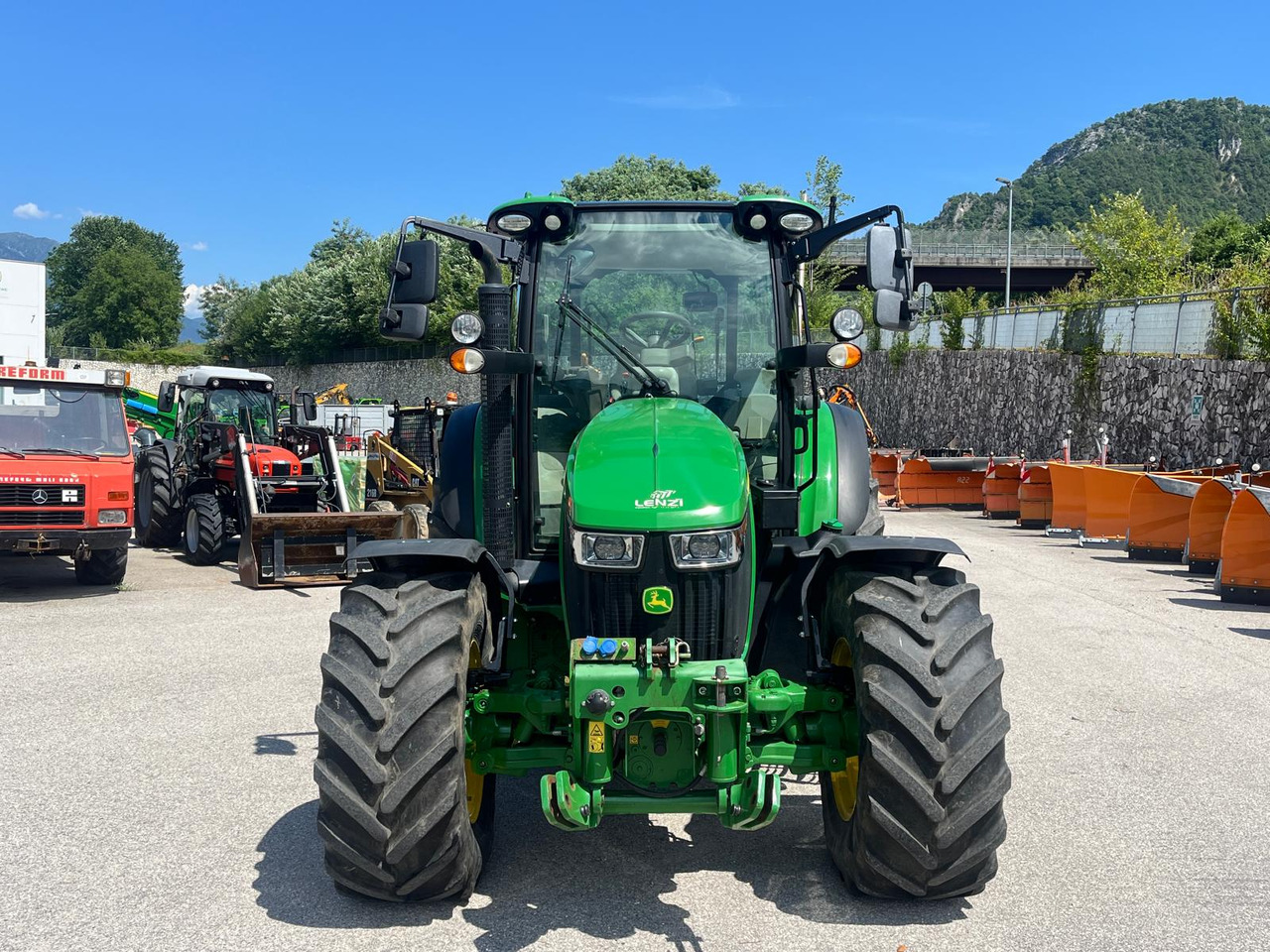 JOHN DEERE 5115R - Tractor: foto 3 JOHN DEERE 5115R - Tractor: foto 3