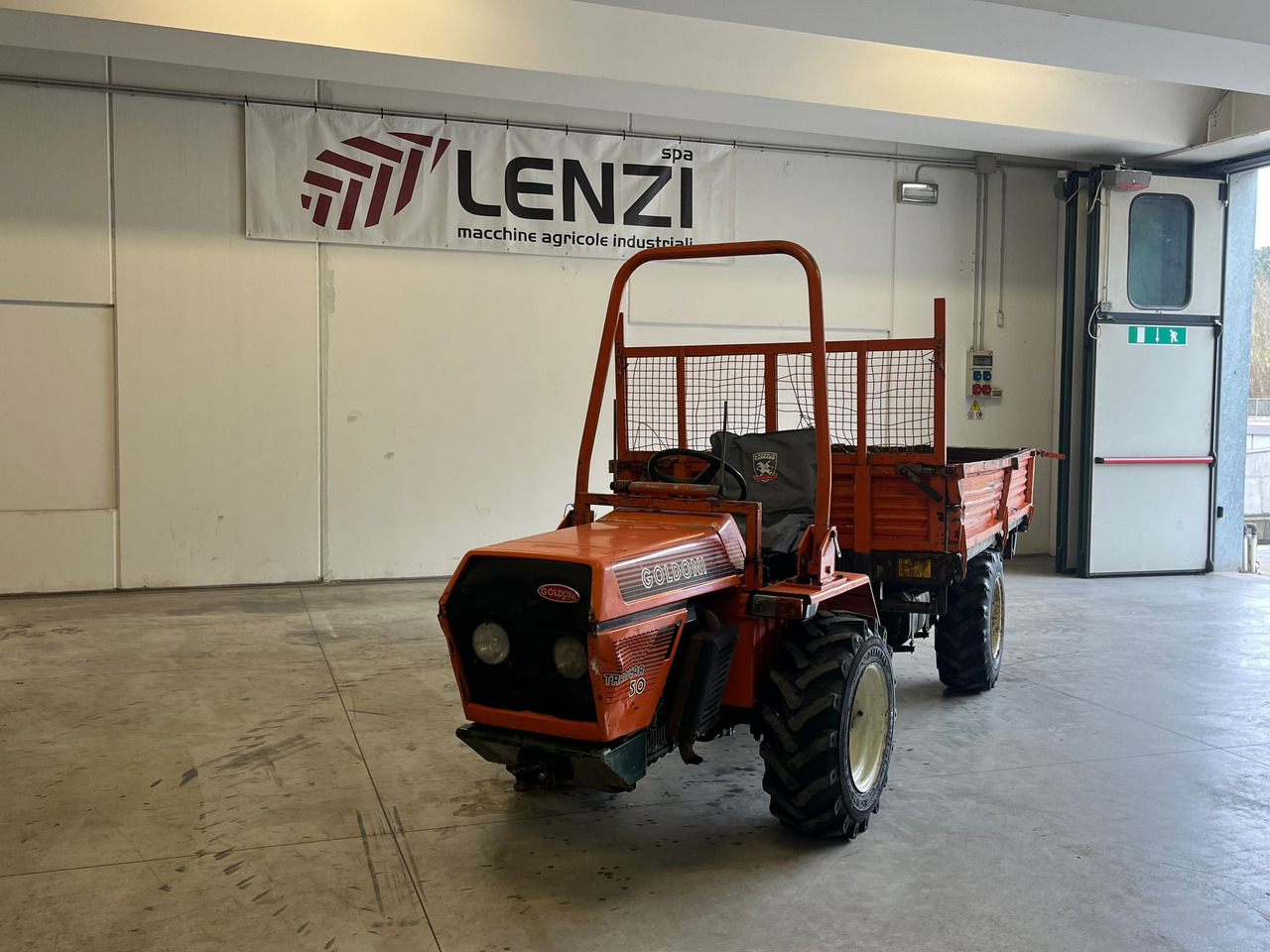 MOTOAGRICOLA GOLDONI TRANSACAR 50 - Tractor: foto 2 MOTOAGRICOLA GOLDONI TRANSACAR 50 - Tractor: foto 2