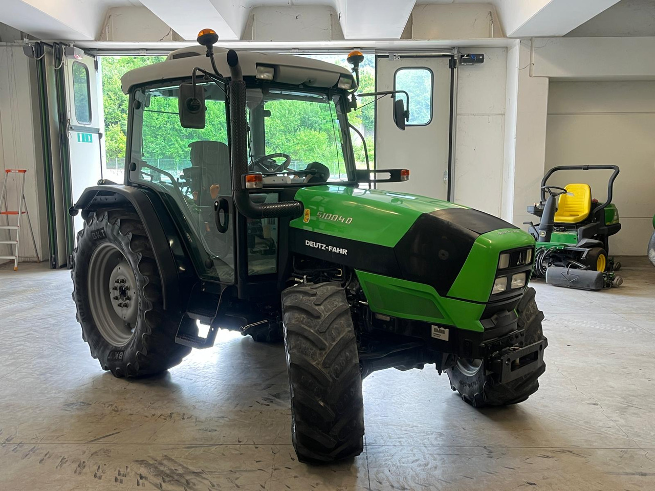 TRATTORE DEUTZ-FAHR 5100.4 D - Tractor: foto 3 TRATTORE DEUTZ-FAHR 5100.4 D - Tractor: foto 3