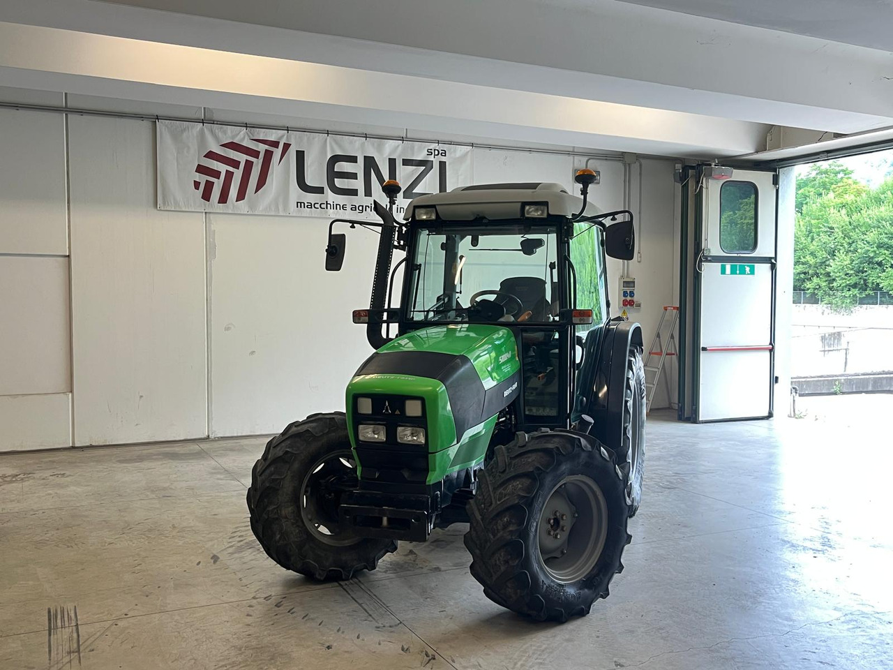TRATTORE DEUTZ-FAHR 5100.4 D - Tractor: foto 2 TRATTORE DEUTZ-FAHR 5100.4 D - Tractor: foto 2