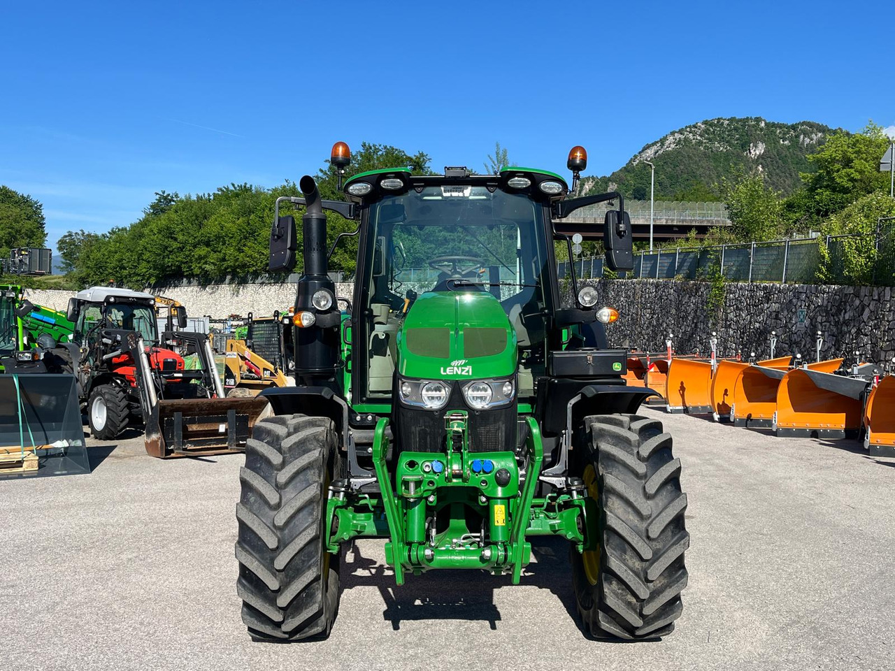 TRATTORE JOHN DEERE 6100M - Tractor: foto 3 TRATTORE JOHN DEERE 6100M - Tractor: foto 3