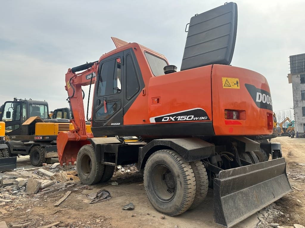 Doosan 150 - Excavadora de ruedas: foto 2 Doosan 150 - Excavadora de ruedas: foto 2
