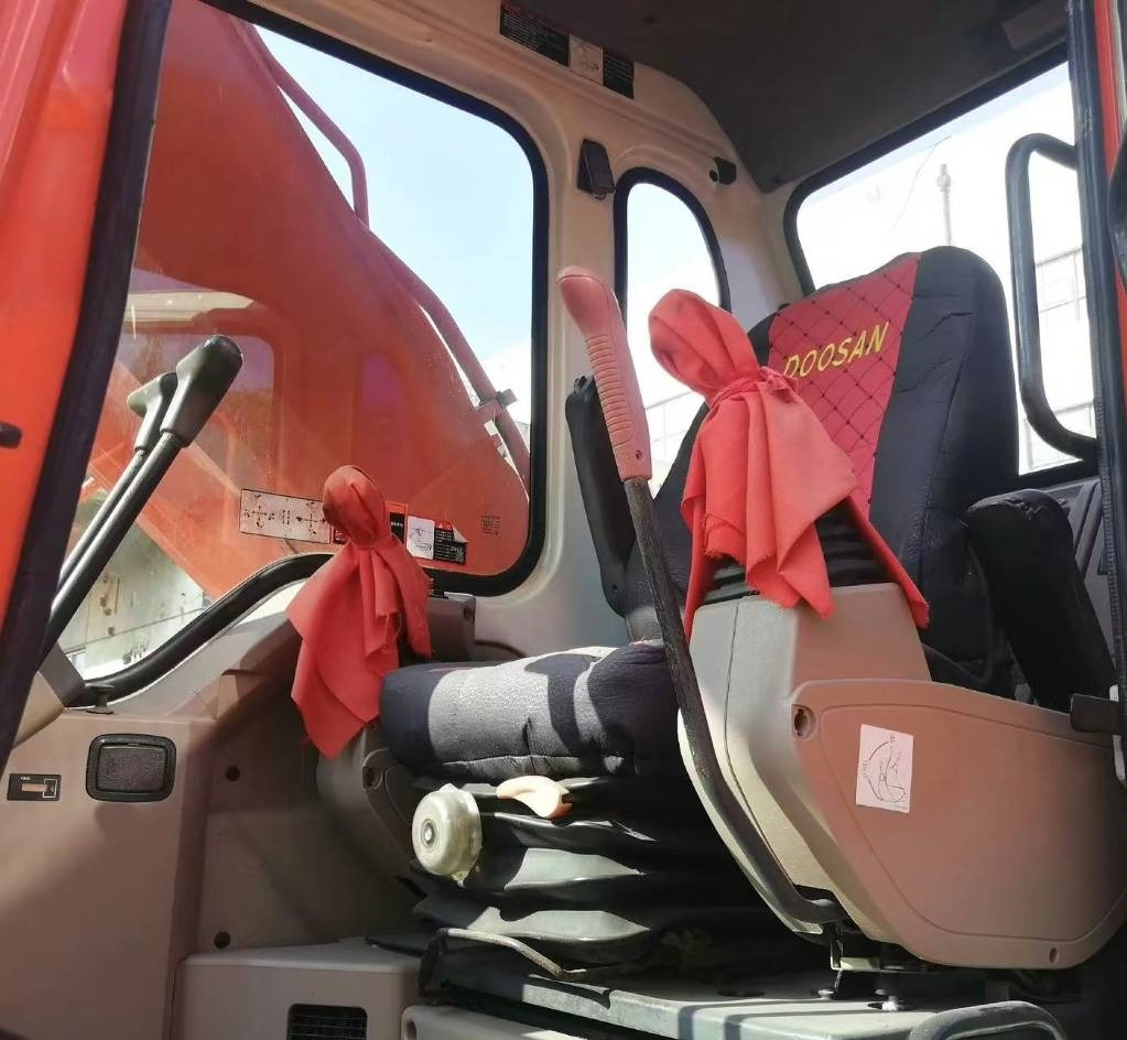 Doosan DH 220 - Excavadora de cadenas: foto 4 Doosan DH 220 - Excavadora de cadenas: foto 4