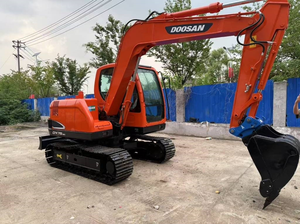 Doosan DX 75 - Excavadora de cadenas: foto 4 Doosan DX 75 - Excavadora de cadenas: foto 4