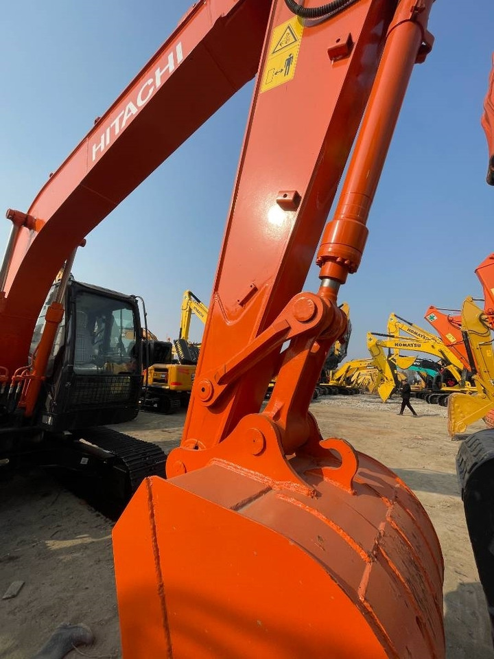 Hitachi ZX 130  - Excavadora de cadenas: foto 3 Hitachi ZX 130  - Excavadora de cadenas: foto 3