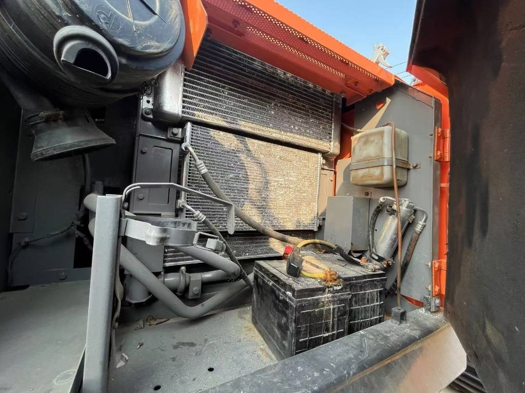 Hitachi ZX 160  - Excavadora de cadenas: foto 2 Hitachi ZX 160  - Excavadora de cadenas: foto 2