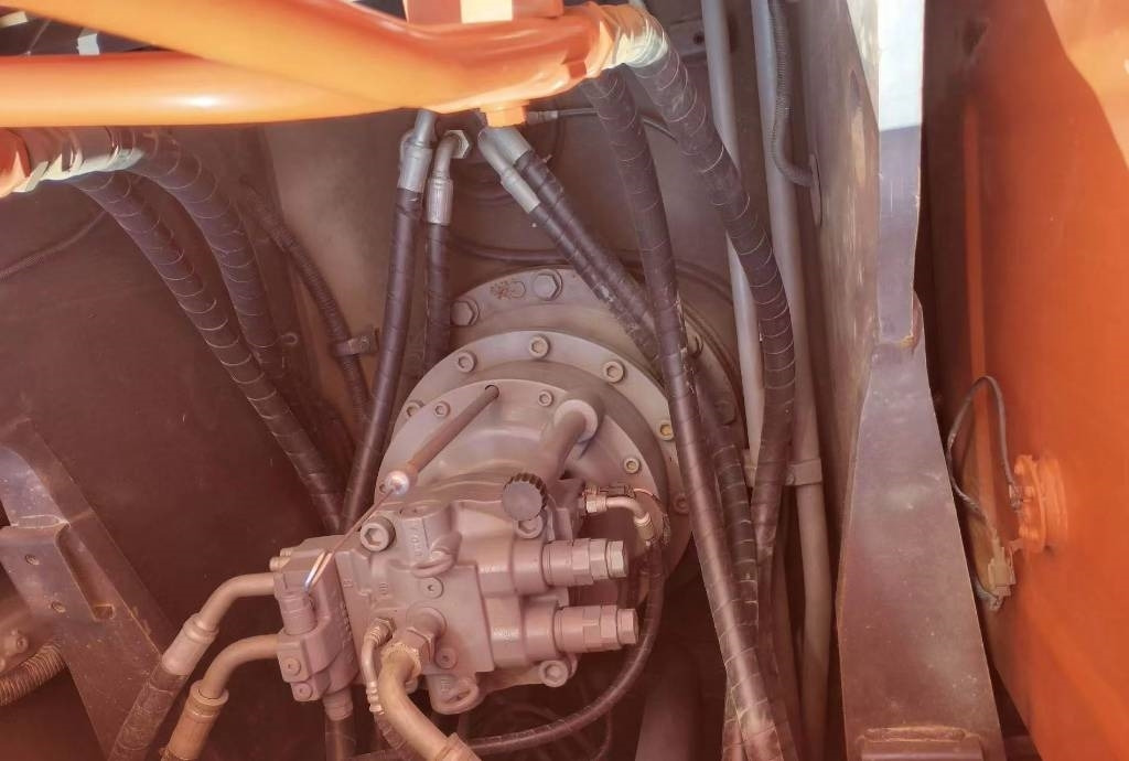 Hitachi ZX 240  - Excavadora de cadenas: foto 5 Hitachi ZX 240  - Excavadora de cadenas: foto 5