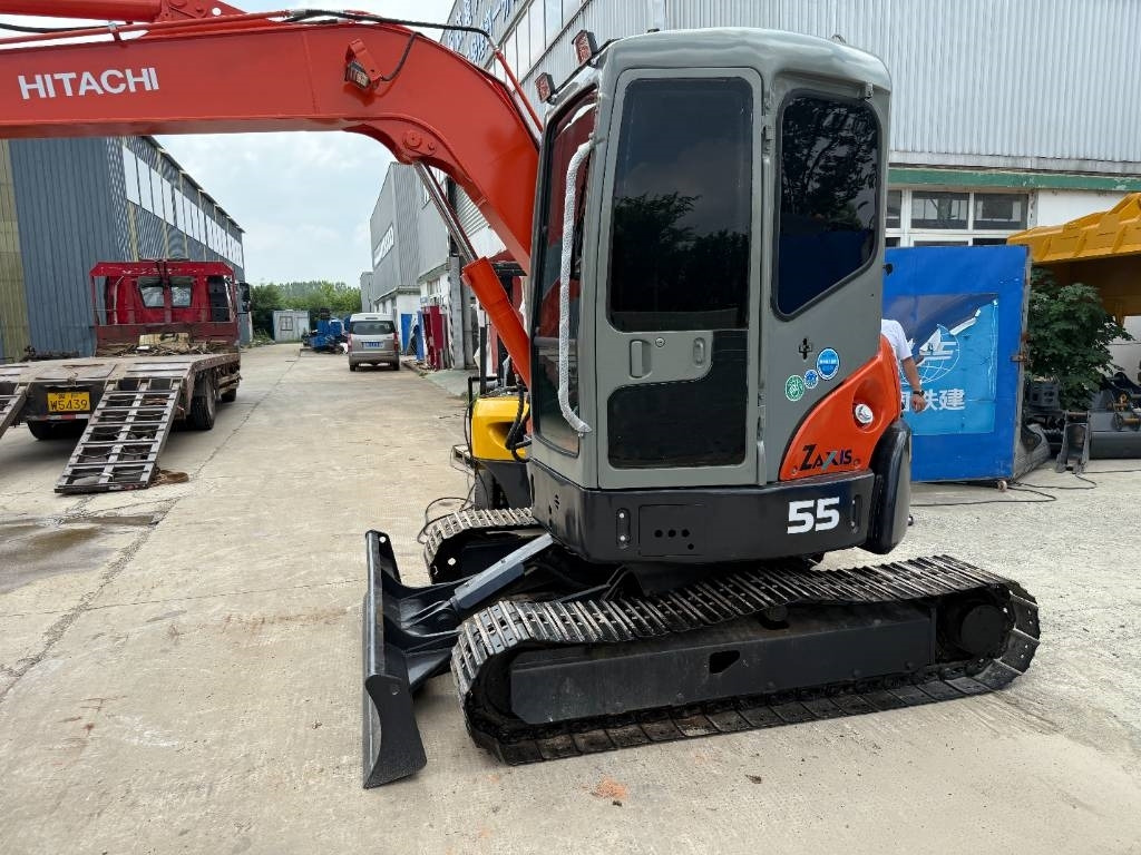 Hitachi Zaxis 55 U - Excavadora de cadenas: foto 1 Hitachi Zaxis 55 U - Excavadora de cadenas: foto 1