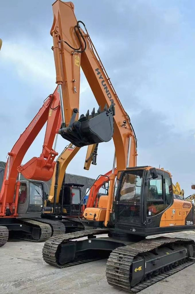 Hyundai 220-9S - Excavadora de cadenas: foto 1 Hyundai 220-9S - Excavadora de cadenas: foto 1