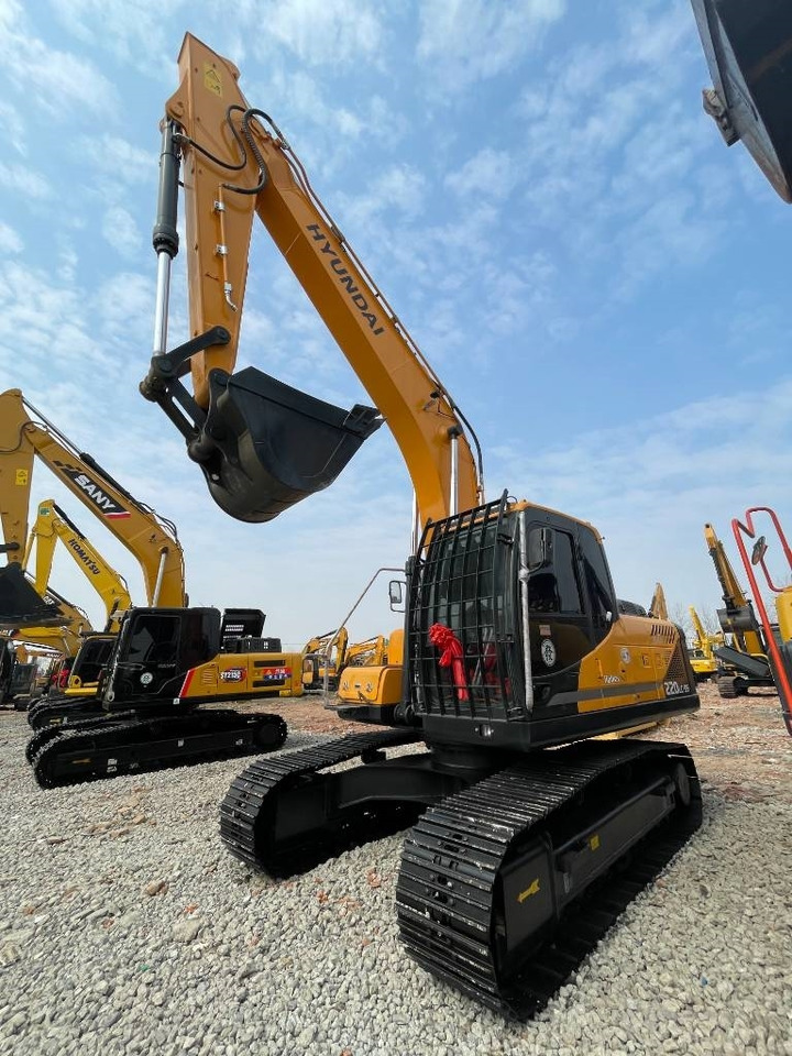 Hyundai 220 - Excavadora de cadenas: foto 1 Hyundai 220 - Excavadora de cadenas: foto 1
