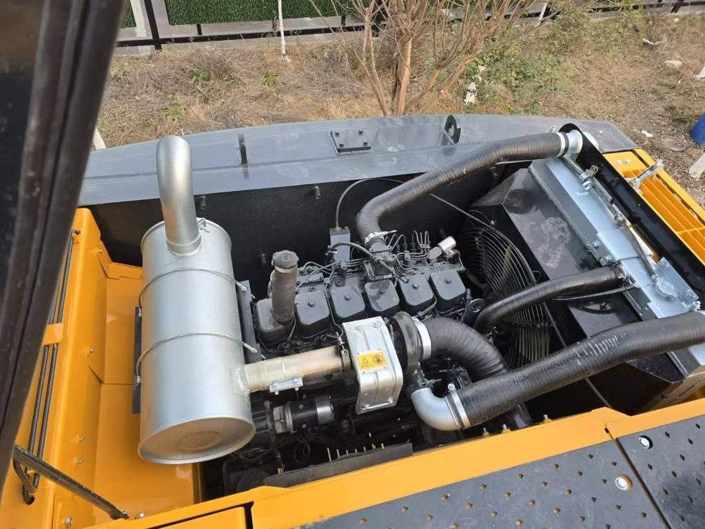 Hyundai 220LC-9S - Excavadora de cadenas: foto 4 Hyundai 220LC-9S - Excavadora de cadenas: foto 4