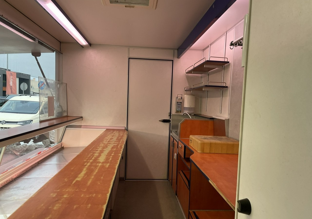 Camión tienda Fiat Ducato Autosklep wędlin Gastronomiczny Food Truck Foodtruck Sklep Borco 350: foto 14 Camión tienda Fiat Ducato Autosklep wędlin Gastronomiczny Food Truck Foodtruck Sklep Borco 350: foto 14