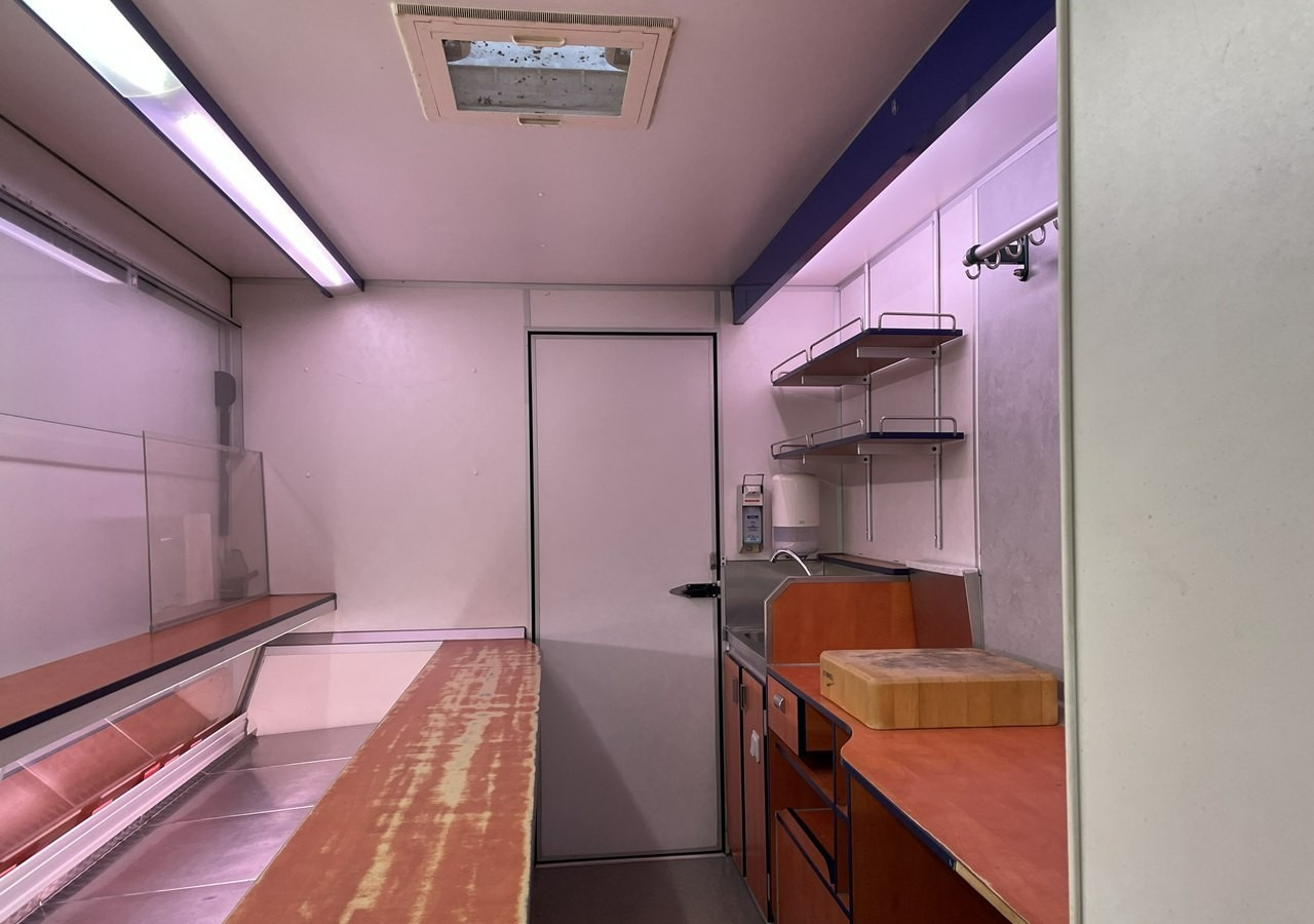 Camión tienda Fiat Ducato Autosklep wędlin Gastronomiczny Food Truck Foodtruck Sklep Borco 350: foto 17 Camión tienda Fiat Ducato Autosklep wędlin Gastronomiczny Food Truck Foodtruck Sklep Borco 350: foto 17