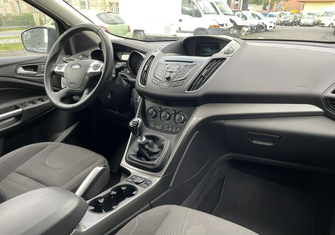 Ford Kuga II Ford Kuga 1.5 EcoBoost Bogate wyposażenie 63558km Model 2016 - SUV/ Todoterreno: foto 5 Ford Kuga II Ford Kuga 1.5 EcoBoost Bogate wyposażenie 63558km Model 2016 - SUV/ Todoterreno: foto 5