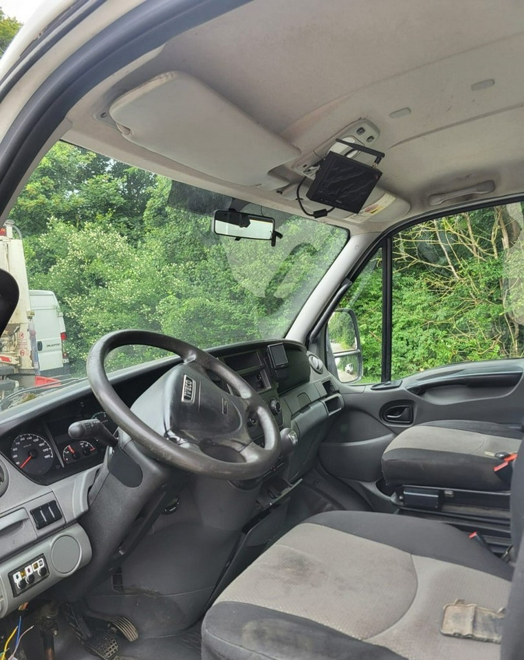 Iveco Inny Iveco Iveco 70C15 Wywrotka 3-strony Doka Dokka 6-osob 2013 - Volquete furgoneta: foto 5 Iveco Inny Iveco Iveco 70C15 Wywrotka 3-strony Doka Dokka 6-osob 2013 - Volquete furgoneta: foto 5