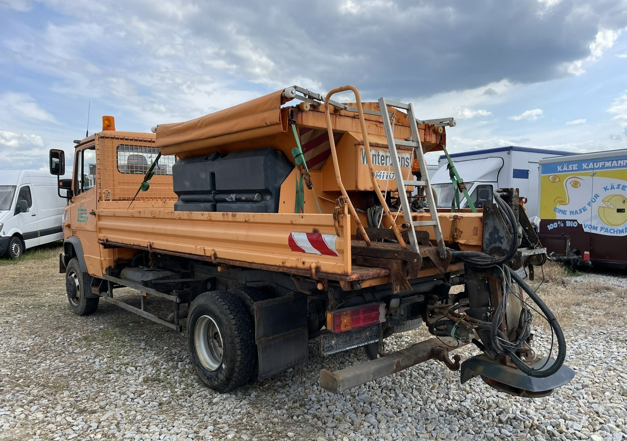 Mercedes-Benz Inny Mercedes-Benz Mercedes Vario 815 Wywrotka 4X4 2004 - Máquina quitanieve: foto 4 Mercedes-Benz Inny Mercedes-Benz Mercedes Vario 815 Wywrotka 4X4 2004 - Máquina quitanieve: foto 4