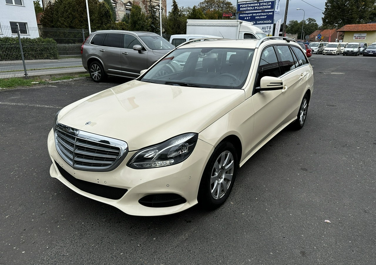 Mercedes-Benz Klasa E W212 E200 CDI Bluetec 7G-tronie 2015 LIFT Skóra FullLed ELEGANCE - Coche: foto 3 Mercedes-Benz Klasa E W212 E200 CDI Bluetec 7G-tronie 2015 LIFT Skóra FullLed ELEGANCE - Coche: foto 3