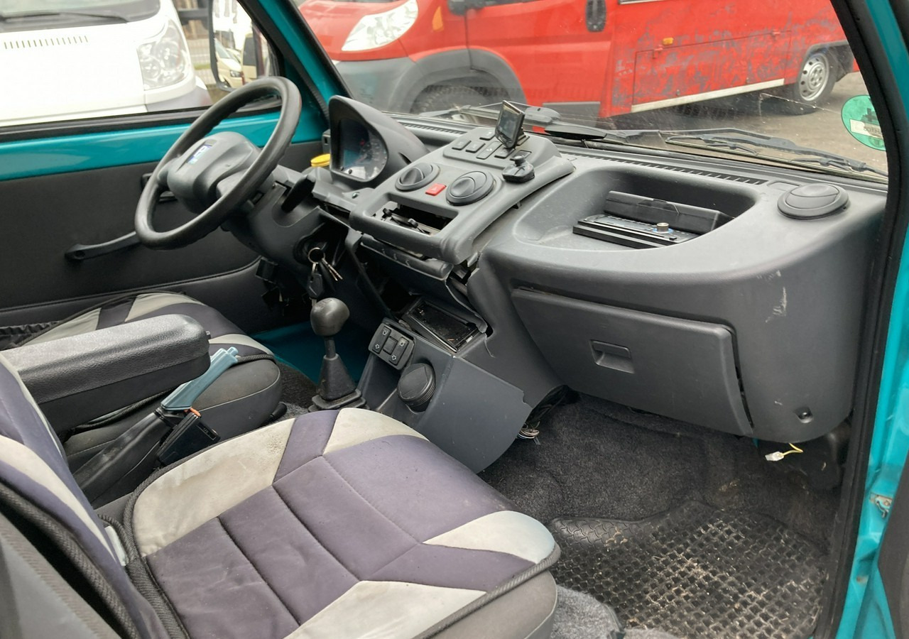 Volquete furgoneta Piaggio Piaggio porter Maxi Wywrotka bliżniacze koła 2017: foto 8 Volquete furgoneta Piaggio Piaggio porter Maxi Wywrotka bliżniacze koła 2017: foto 8