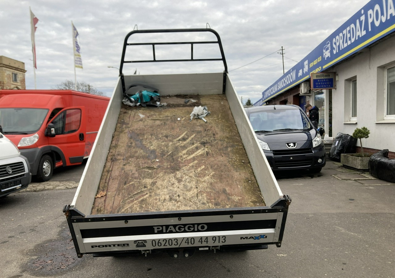 Volquete furgoneta Piaggio Piaggio porter Maxi Wywrotka bliżniacze koła 2017: foto 14 Volquete furgoneta Piaggio Piaggio porter Maxi Wywrotka bliżniacze koła 2017: foto 14