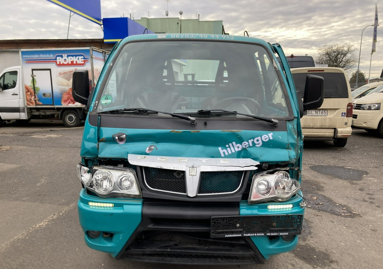 Volquete furgoneta Piaggio Piaggio porter Maxi Wywrotka bliżniacze koła 2017: foto 6 Volquete furgoneta Piaggio Piaggio porter Maxi Wywrotka bliżniacze koła 2017: foto 6