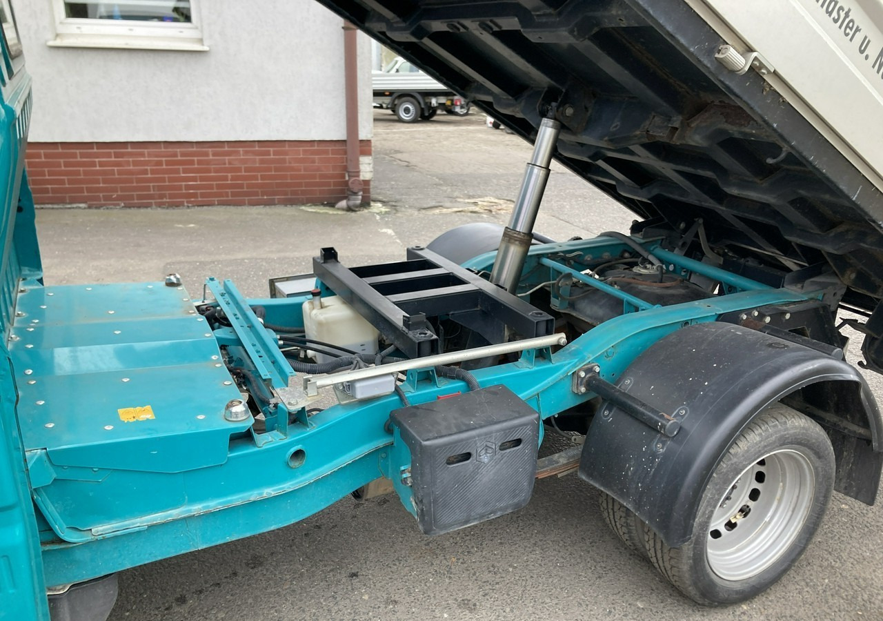 Volquete furgoneta Piaggio Piaggio porter Maxi Wywrotka bliżniacze koła 2017: foto 16 Volquete furgoneta Piaggio Piaggio porter Maxi Wywrotka bliżniacze koła 2017: foto 16