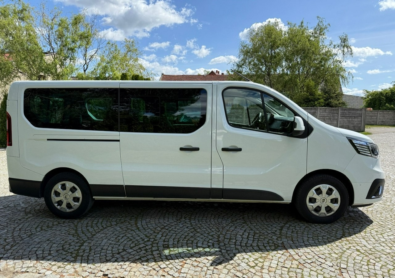 Renault Trafic III 2.0dci 110KM L2H1 LONG 9-osobowy 2xKlima Navi Kamera 2022 - Coche: foto 4 Renault Trafic III 2.0dci 110KM L2H1 LONG 9-osobowy 2xKlima Navi Kamera 2022 - Coche: foto 4