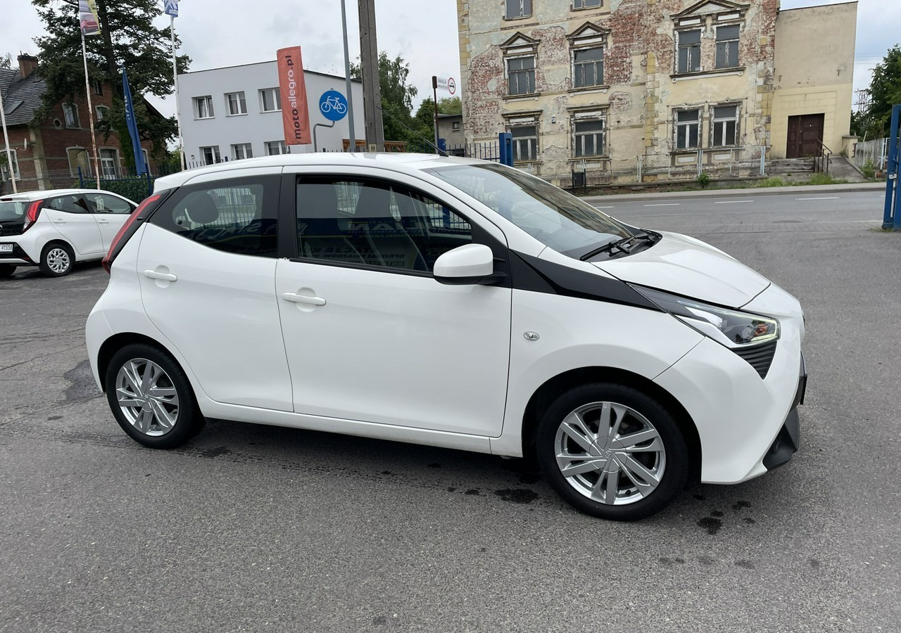 Toyota Aygo II Toyota Aygo 1.0 VVT-i JBL Edition bezyna+LPG Salon PL 2020 - Hatchback: foto 3 Toyota Aygo II Toyota Aygo 1.0 VVT-i JBL Edition bezyna+LPG Salon PL 2020 - Hatchback: foto 3