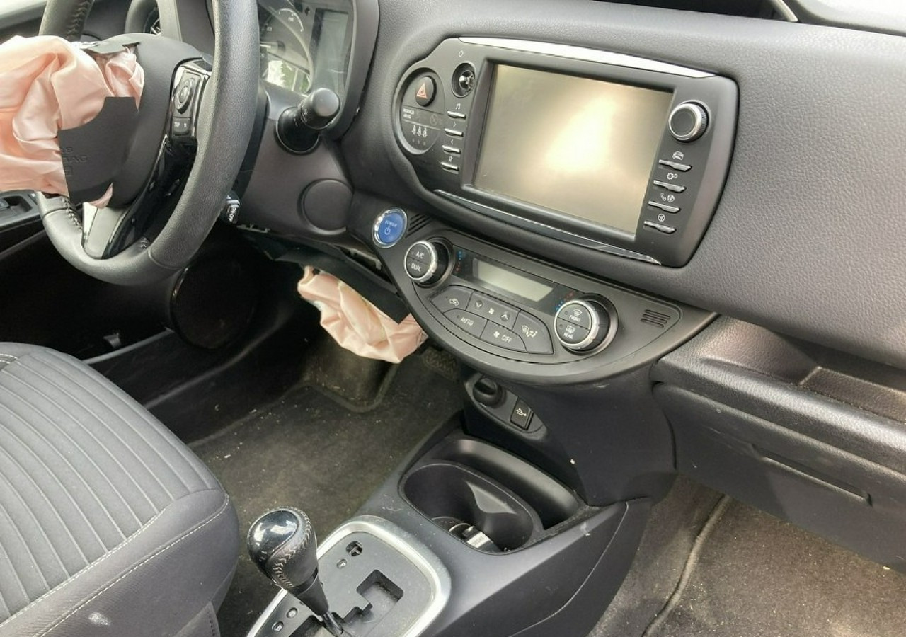 Toyota Yaris III Toyota Yaris Hybrid 1.5 VVT-i Y20 Model 2019 Salon PL - Hatchback: foto 3 Toyota Yaris III Toyota Yaris Hybrid 1.5 VVT-i Y20 Model 2019 Salon PL - Hatchback: foto 3