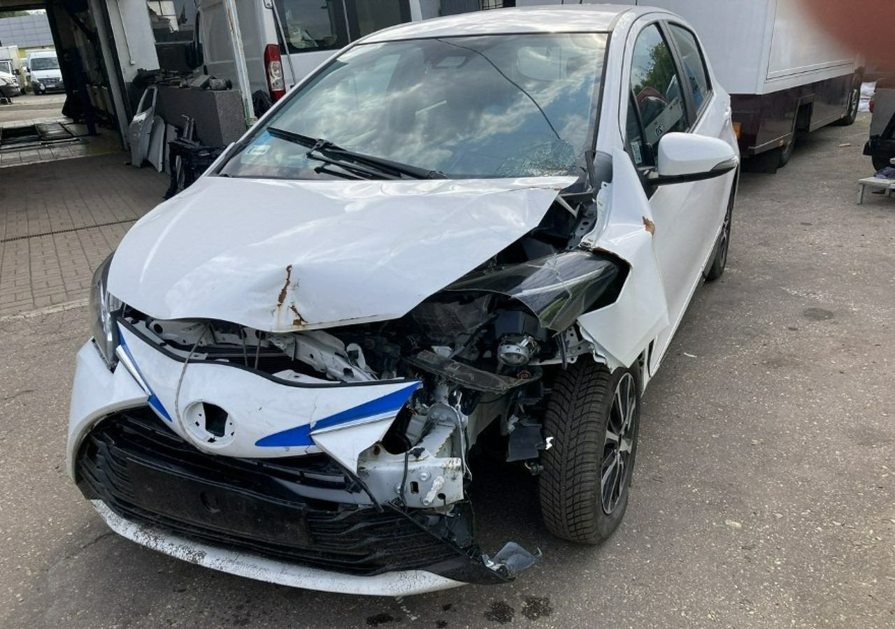 Toyota Yaris III Toyota Yaris Hybrid 1.5 VVT-i Y20 Model 2019 Salon PL - Hatchback: foto 2 Toyota Yaris III Toyota Yaris Hybrid 1.5 VVT-i Y20 Model 2019 Salon PL - Hatchback: foto 2