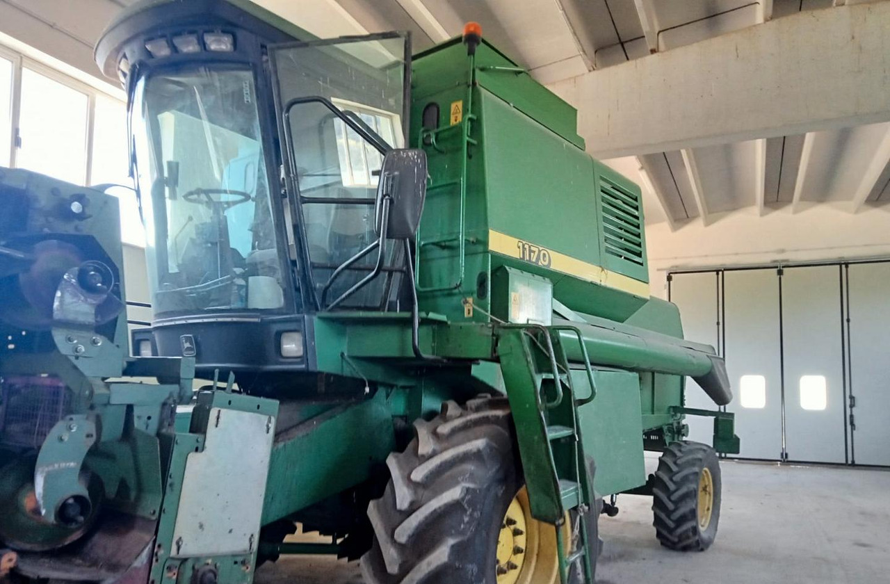 Cosechadora de granos Mietitrebbia john deere 1170: foto 1