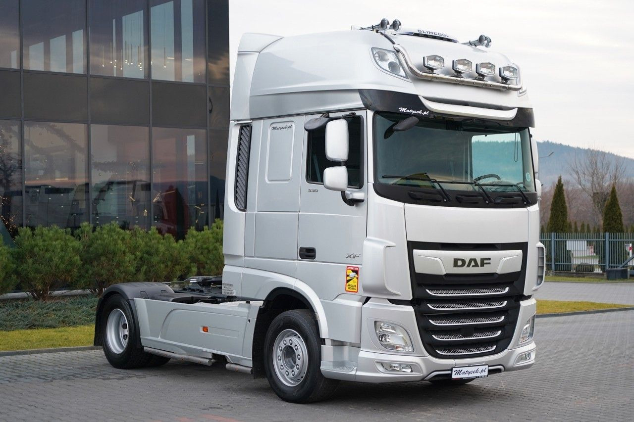 DAF XF 530 / I-PARK COOL / SUPER SPACE CAB / MIKROFL - Cabeza tractora: foto 4 DAF XF 530 / I-PARK COOL / SUPER SPACE CAB / MIKROFL - Cabeza tractora: foto 4