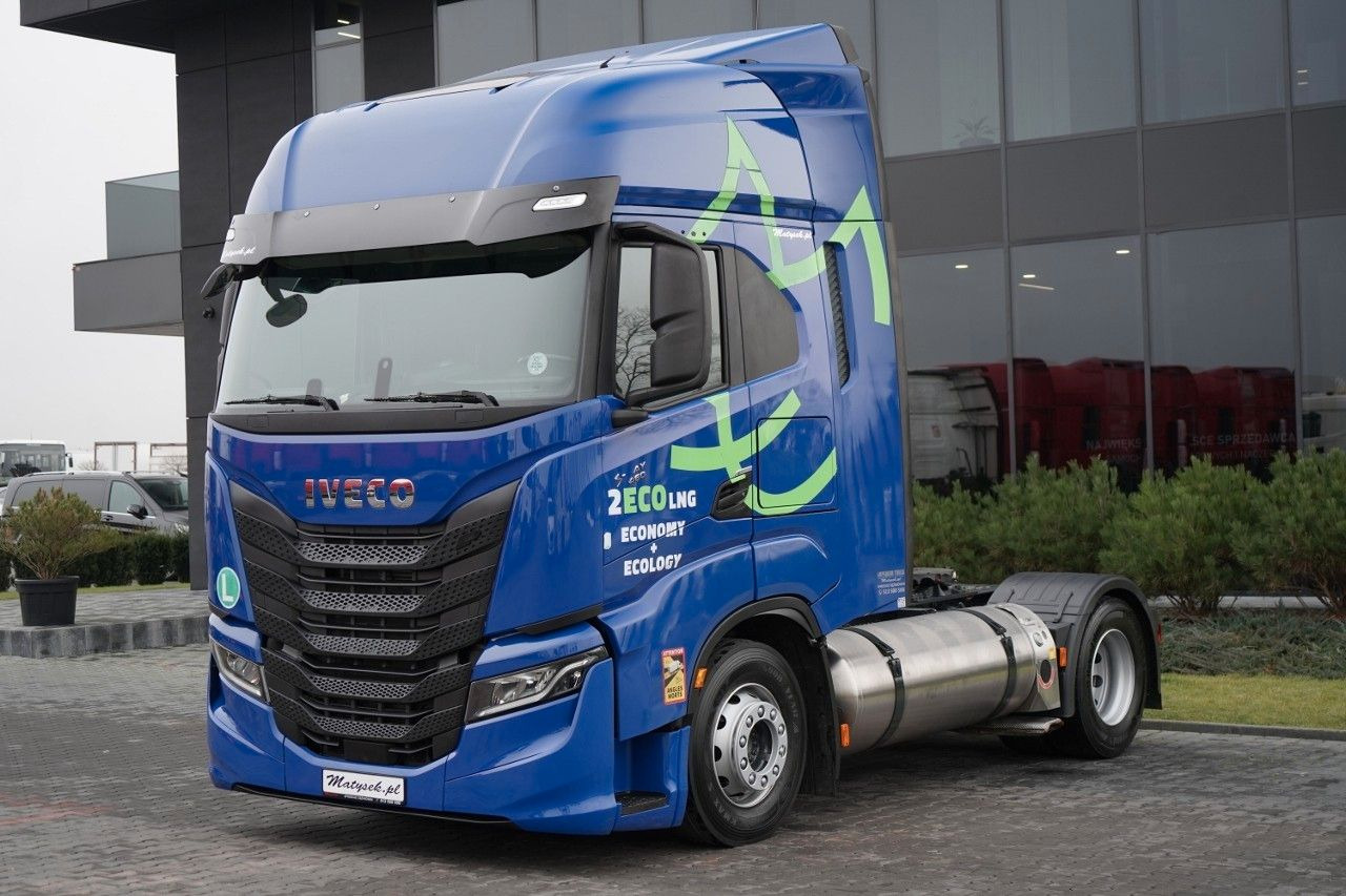 Iveco S-WAY / 460 / RETARDER / LNG - Cabeza tractora: foto 4 Iveco S-WAY / 460 / RETARDER / LNG - Cabeza tractora: foto 4