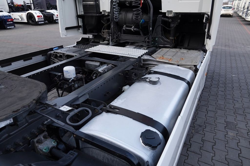 Cabeza tractora Volvo FH 460 / NISKA KABINA / 2018 YEAR / SPROWADZONY Volvo FH 460 / NISKA KABINA / 2018 YEAR / SPROWADZONY: foto 10