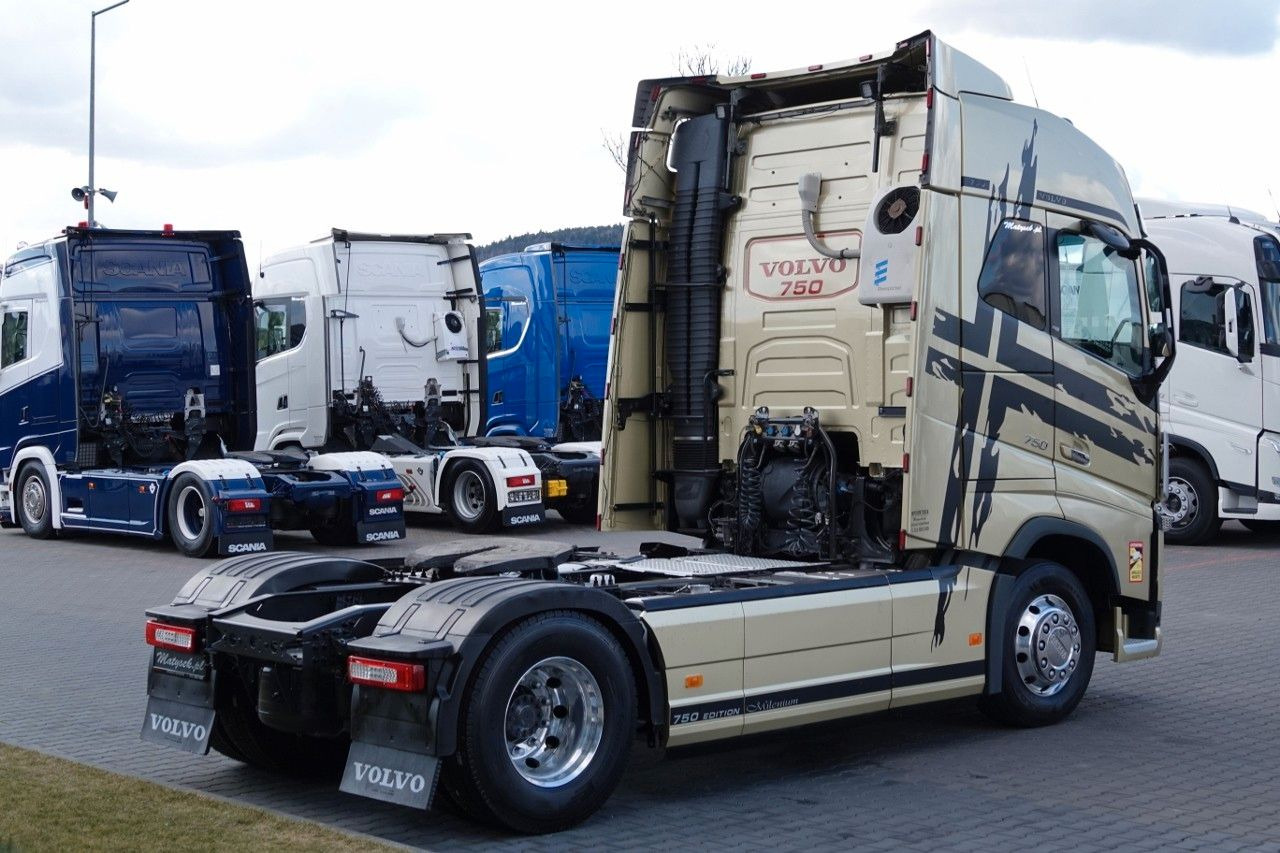 Volvo FH 750 / FH 16 / I-PARK COOL / TV / SKÓRY / ALUF - Cabeza tractora: foto 4 Volvo FH 750 / FH 16 / I-PARK COOL / TV / SKÓRY / ALUF - Cabeza tractora: foto 4