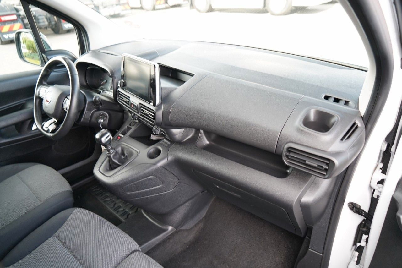 Furgoneta pequeña Fiat DOBLO  / FURGON / BLASZAK / 2023 R  / SPROWADZON: foto 17