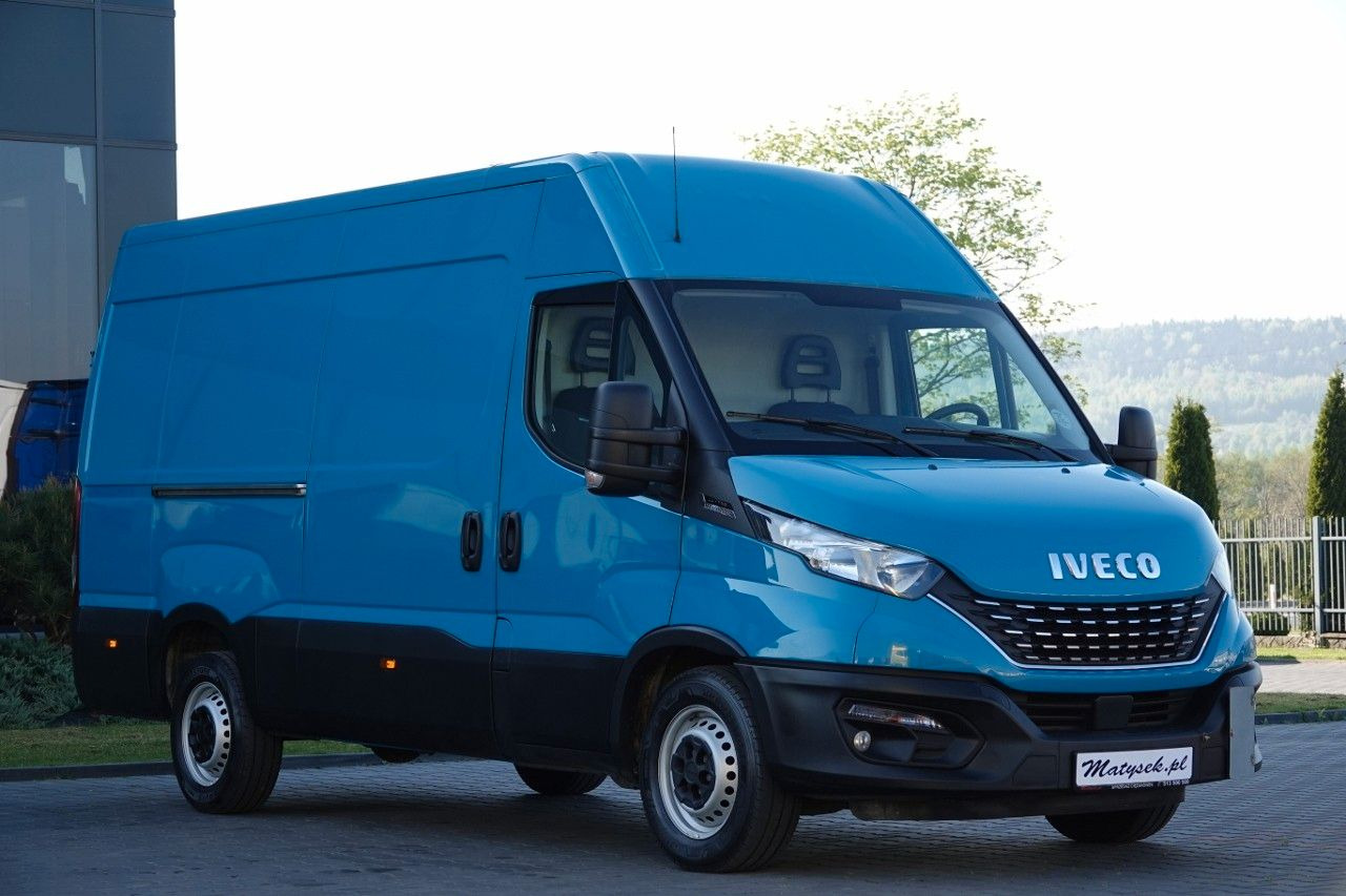 Iveco DAILY 2,3 D / BLASZAK / 2021 ROK / SPROWADZONY / - Furgón: foto 1 Iveco DAILY 2,3 D / BLASZAK / 2021 ROK / SPROWADZONY / - Furgón: foto 1