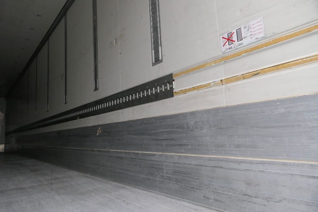 Semirremolque frigorífico Krone CHŁODNIA / 2017 ROK / CARRIER VECTOR 1550 Krone CHŁODNIA / 2017 ROK / CARRIER VECTOR 1550: foto 14