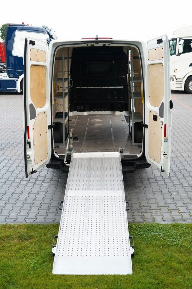 Furgón Volkswagen CRAFTER / 2.0 D / FURGON BLASZAK / NAJAZD ALUM: foto 11 Furgón Volkswagen CRAFTER / 2.0 D / FURGON BLASZAK / NAJAZD ALUM: foto 11