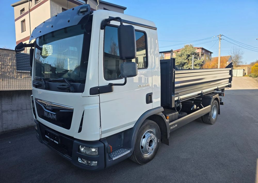 MAN TGL 12.250 /12.220 / ATEGO/ WYWROTKA / 2016 / NOWA ZABUDOWA - Camión volquete: foto 1 MAN TGL 12.250 /12.220 / ATEGO/ WYWROTKA / 2016 / NOWA ZABUDOWA - Camión volquete: foto 1